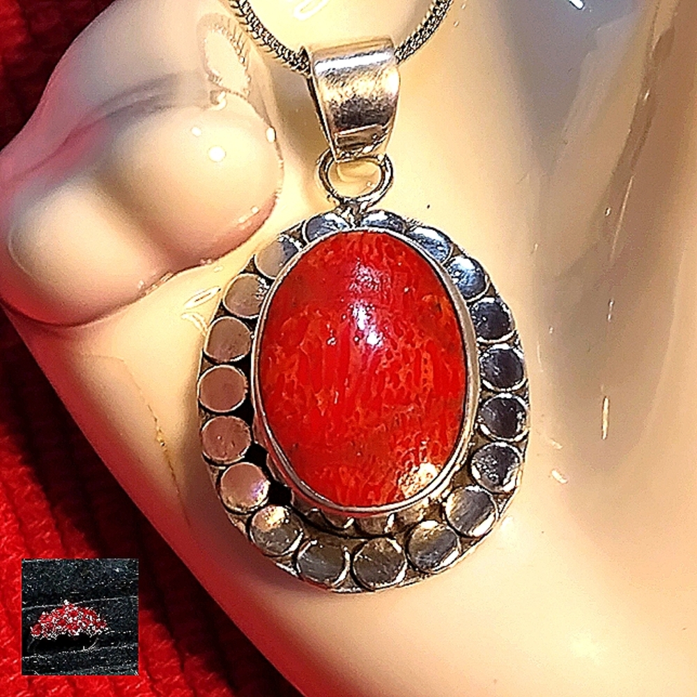 ANOTHER BEAUTY FROM OUR SEAS. STERLING CORAL, SCALLOPED MOTIF. 16" CH.